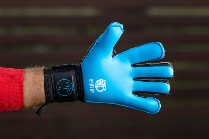 Вратарские перчатки Bravry Aqua Hybrid New