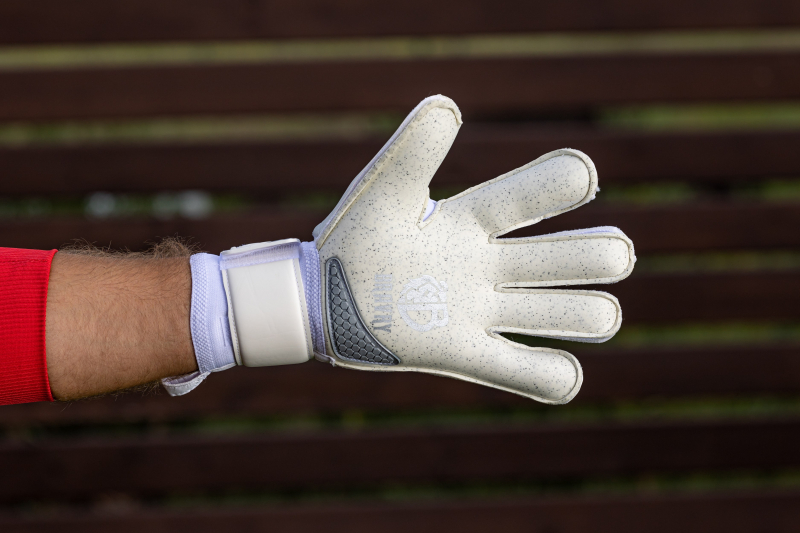 Вратарские перчатки Bravry Strong Roll-Flat Silver/White